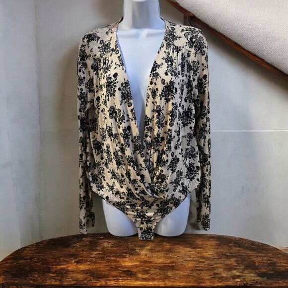 Free People ✦ Floral Print Deep V Bodysuit ✦ Long Sleeve Stretchy Size S NWT - Picture 5 of 16